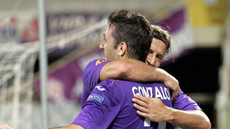 Gonzalo Rodriguez celebrates for Fiorentina