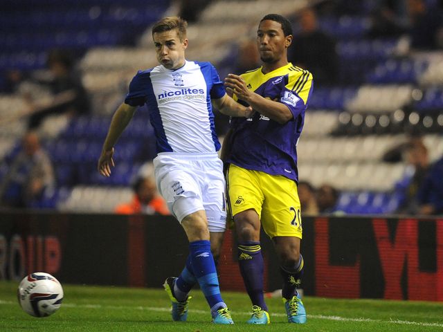 Mitch Hancox holds off Jonathan De Guzman