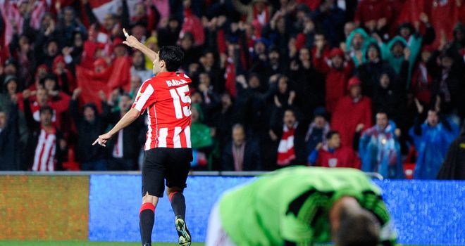 Andoni Iraola celebrates his goal for the hosts