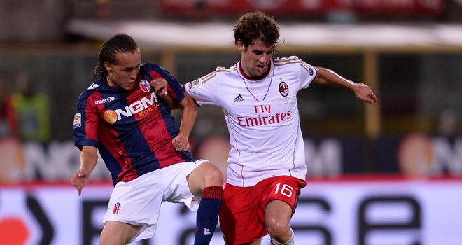 Andrea Poli competes with Diego Laxalt.