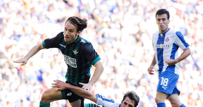 Joan Verdu and Victor Sanchez tangle.