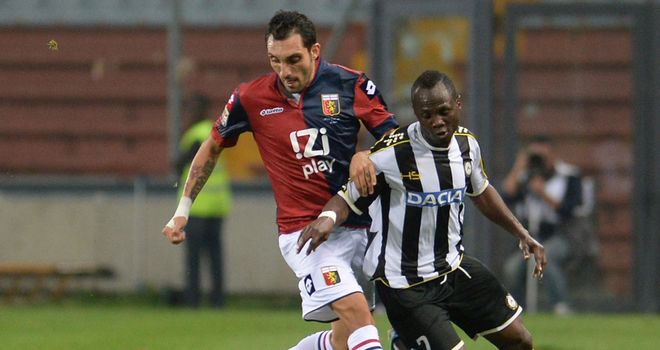 Francesco Lodi and Emanuel Badu tangle.