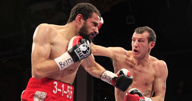 Derry Mathews lands the right hand that ends the contest (Lawrence Lustig)