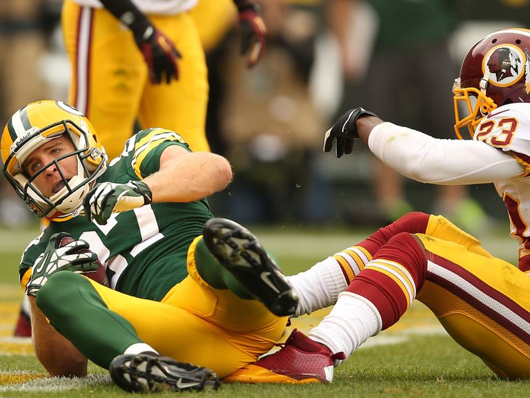 Jordy Nelson catches a touchdown pass for Green Bay