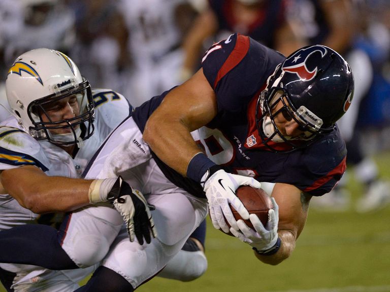 Owen Daniels scores a touchdown for the Texans
