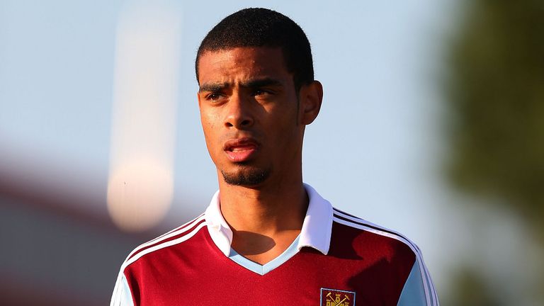 Paul McCallum: Short loan stay at Plainmoor