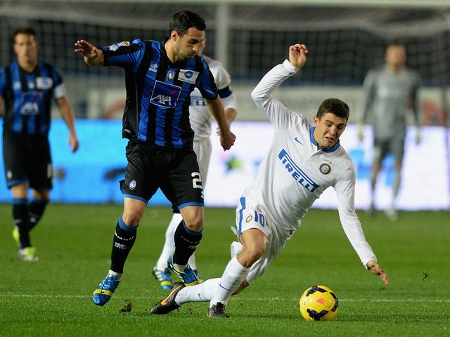Mateo Kovacic falls to the ground