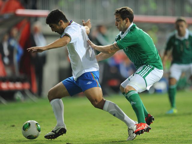 Elnur Allahverdiev is put under pressure.