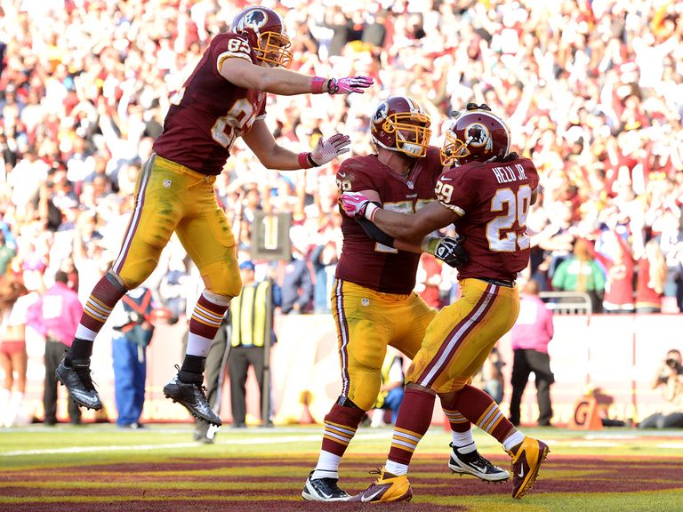 The Redskins celebrate Roy Helu's late touchdown
