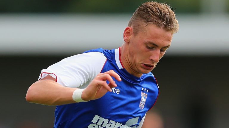 Elliott Hewitt: Short loan spell at Priestfield