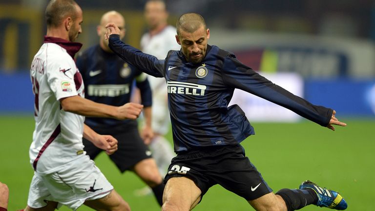 Walter Samuel in action for Inter Milan