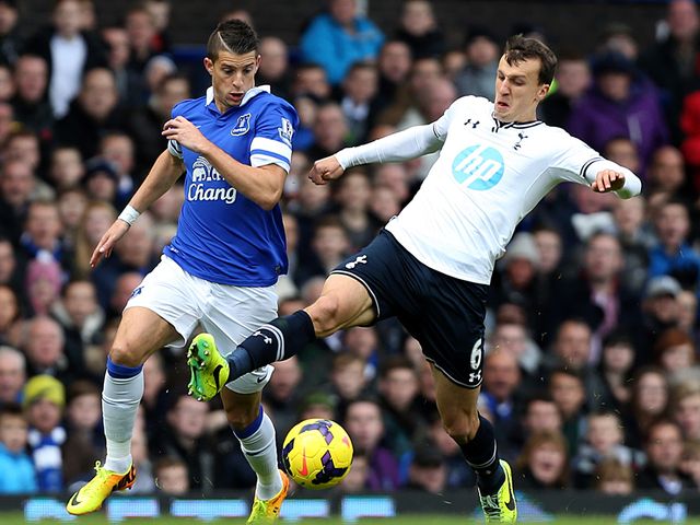 Mirallas tries to avoid Chiriches
