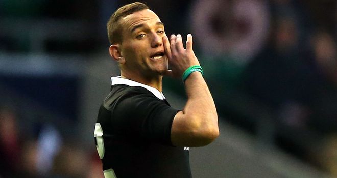 Aaron Cruden starts for the injured Daniel Carter