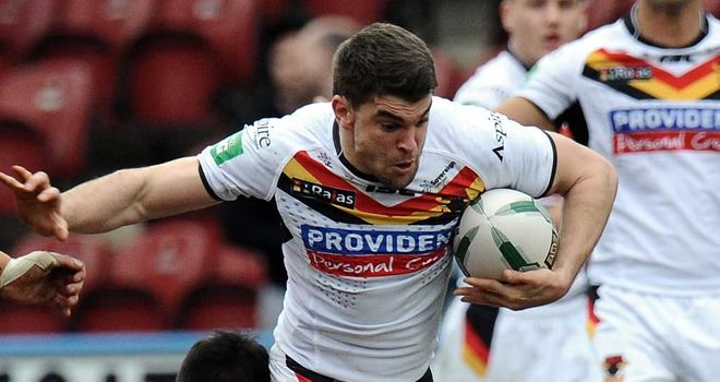 Elliot Kear: Extra year added to Bulls deal