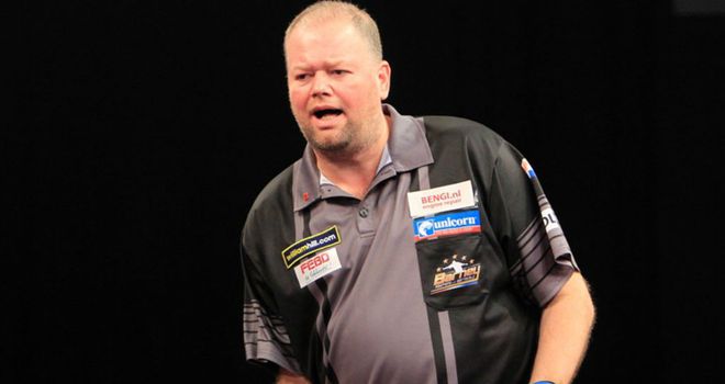 Raymond van Barneveld: The reigning champion edged out Tony O'Shea
