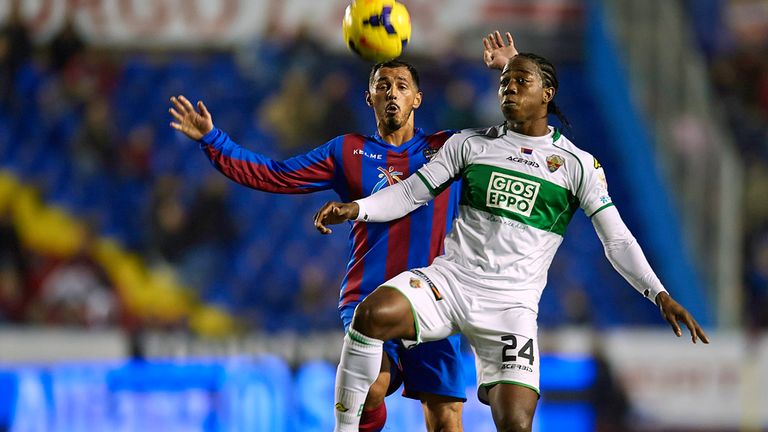 Sergio Pinto and Carlos Sanchez tangle
