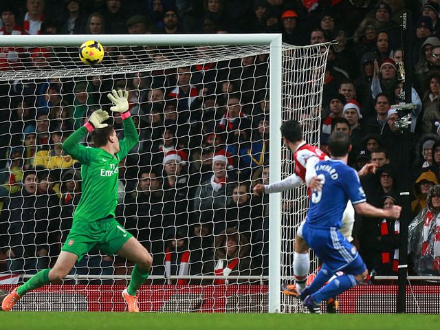 Frank Lampard came closest to scoring when he hit the bar