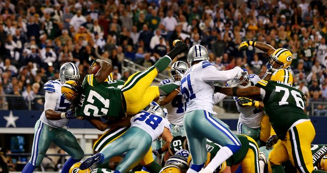 Eddie Lacy dives over for the match-winning touchdown