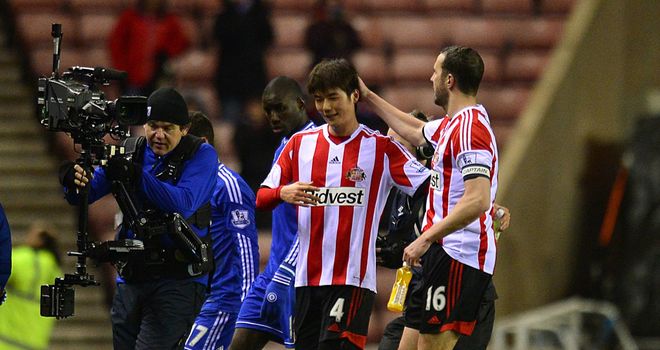 Ki Sung-Yueng: Congratulated by O'Shea at the final whistle