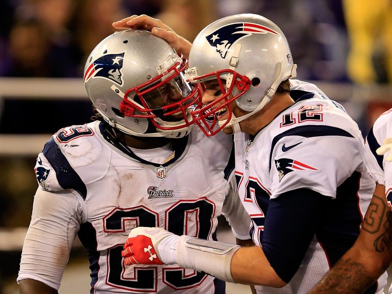 LeGarrette Blount is congratulated by Tom Brady after a Pats TD