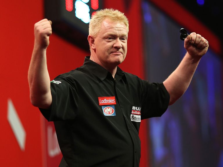 Per Laursen celebrates after ousting Terry Jenkins
