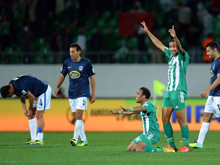 Raja Casablanca celebrate victory.