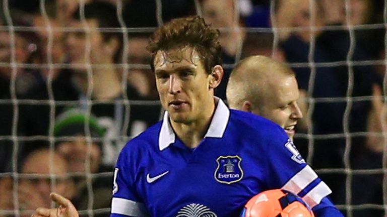 Nikica Jelavic: Everton striker to hold talks with Hull City after fee agreed