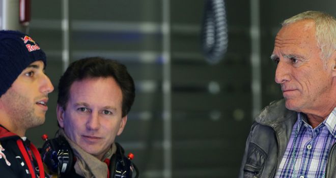Daniel Ricciardo, Christian Horner and Dietrich Mateschitz in conversation on another disappointing day