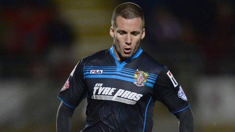 Jimmy Smith: Signs for Red Devils