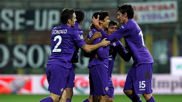 Mati Fernandez and Fiorentina celebrate their late equaliser