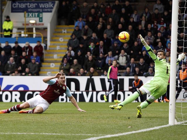 Sam Vokes scores Burnley's second goal