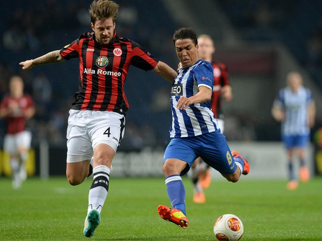 Eintracht Frankfurt's Marco Russ vies with Porto's Josue Pesqueira