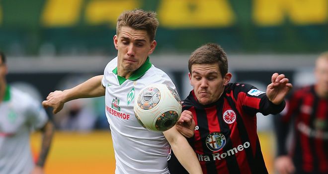 Nils Petersen and Sebastian Jung tangle