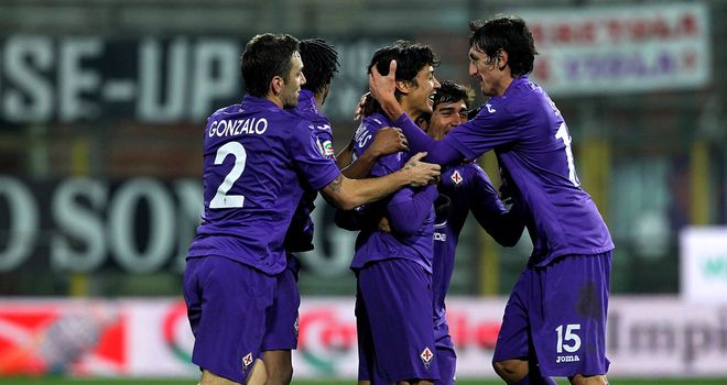 Mati Fernandez and Fiorentina celebrate their late equaliser