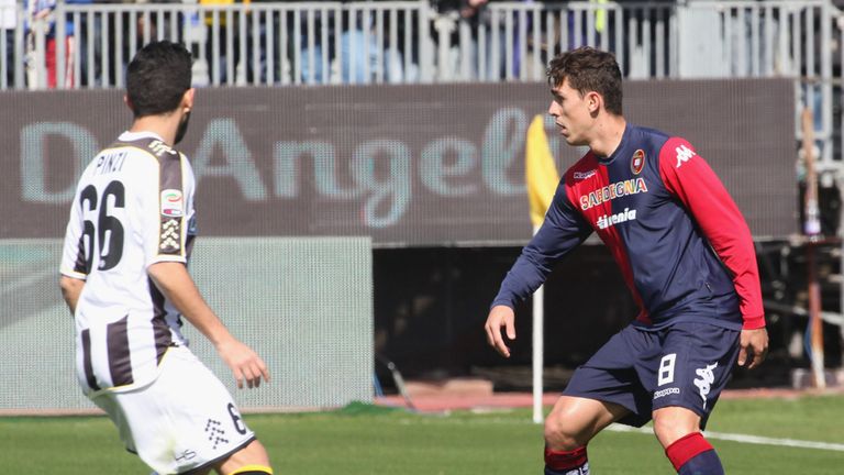 Avelar in action for Cagliari