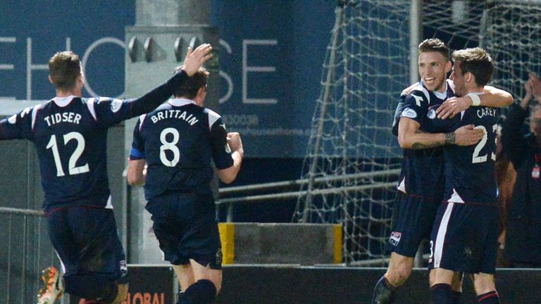 Ross County celebrate Melvin De Leeuw's header