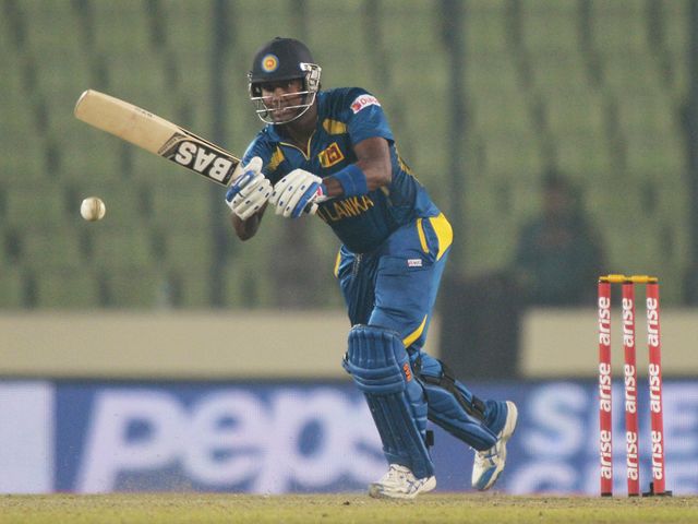 Angelo Mathews' 74 helped Sri Lanka to a narrow victory