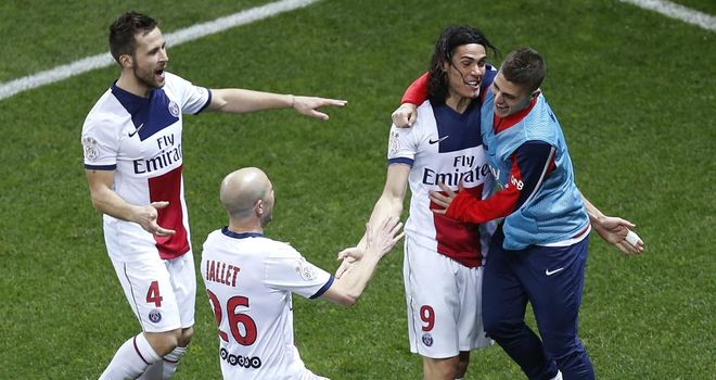 Edinson Cavani and PSG celebrate their winning goal