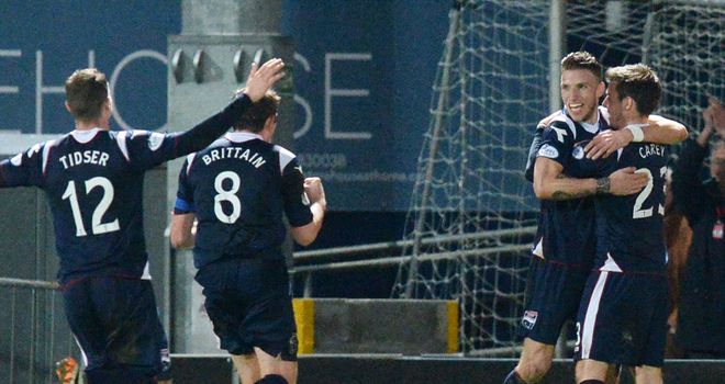 Ross County celebrate Melvin De Leeuw's header