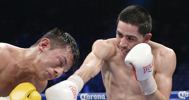 Leo Santa Cruz: Puts the heat on Cristian Mijares