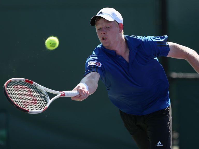 Kyle Edmund on his way to defeat against Benneteau