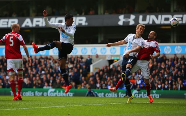 Harry Kane scores Tottenham's second goal