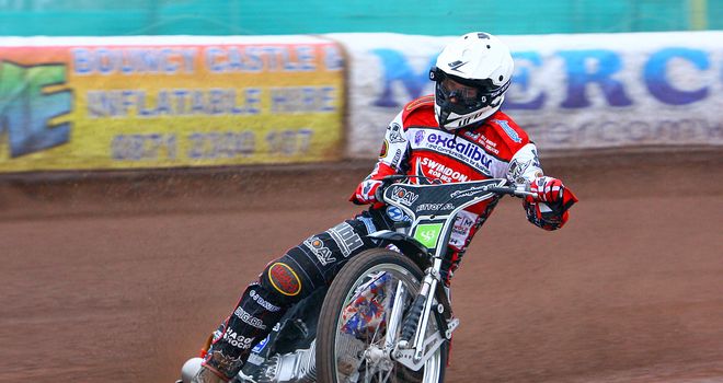 Simon Gustafsson Swindon Robins speedway (picture credit Les Aubrey)