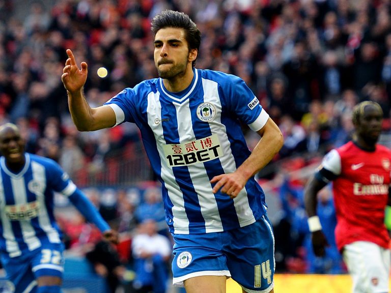 Jordi Gomez: Signs deal with Sunderland
