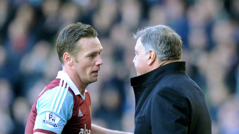 West Ham captain Kevin Nolan has fractured his shoulder