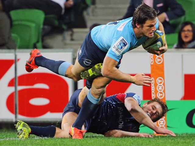Rob Horne goes in for a Waratahs try