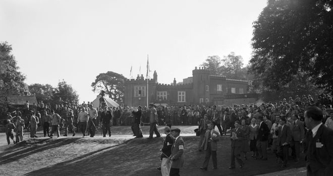 Crowds outside the clubhouse at the 1953 Ryder Cup at Wentworth
