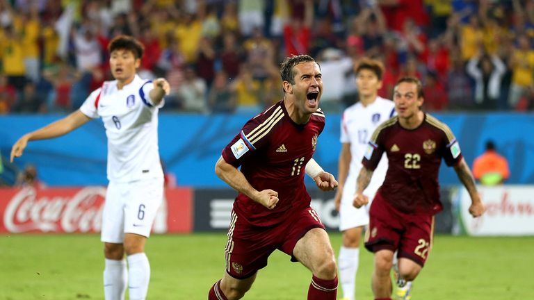 Aleksandr Kerzhakov celebrates his leveller
