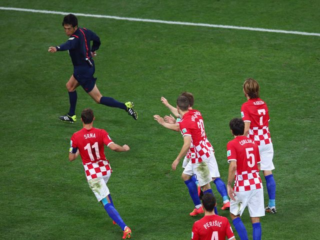 Croatia show their anger to the referee