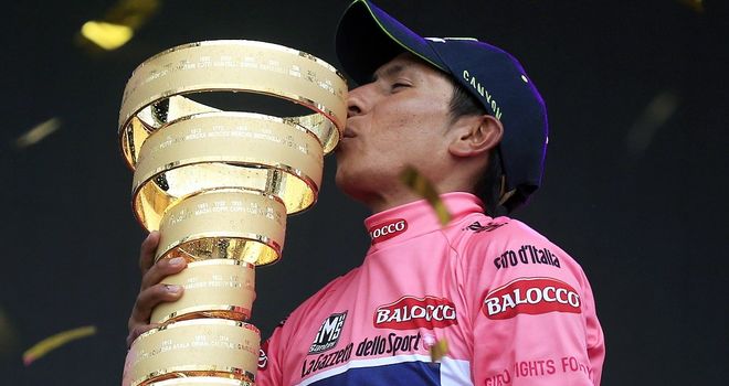 Nairo Quintana with the Giro d'Italia trophy